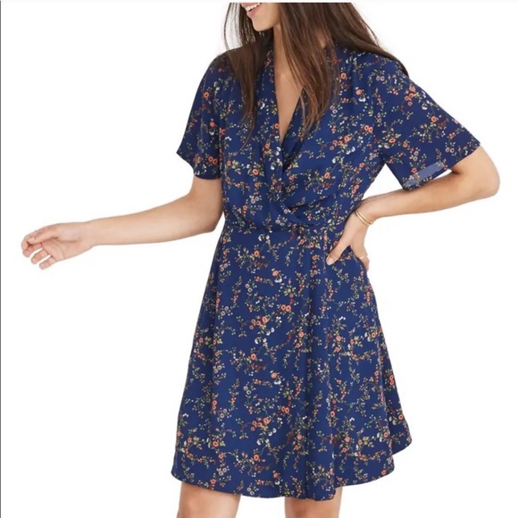 Madewell Dresses & Skirts - Madewell Amaranth Wrap Dress in Moonless Floral